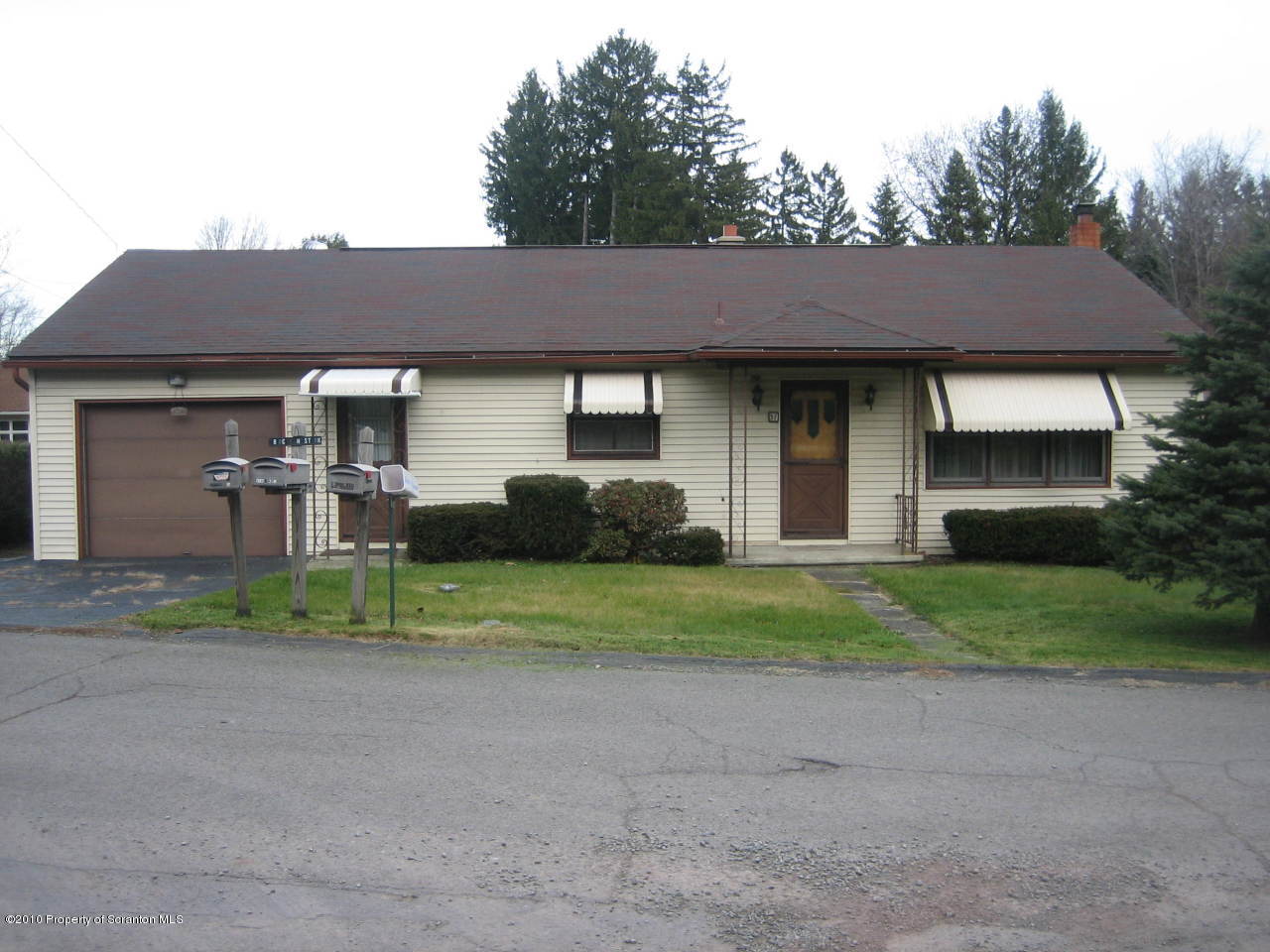 29 Myrtle Street Waymart, PA 18472 - Photo 1 of 11 Gallery Image 1