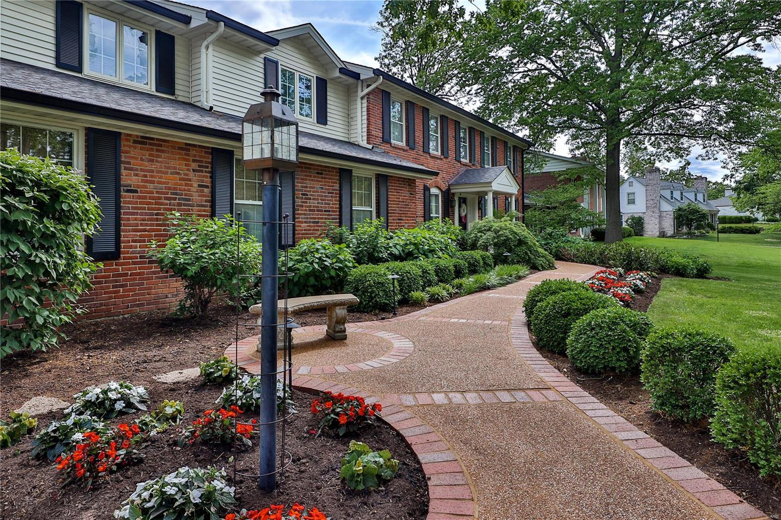 9878 Wild Deer Road St. Louis, MO 63124 - Photo 2 of 35 Gallery Image 2