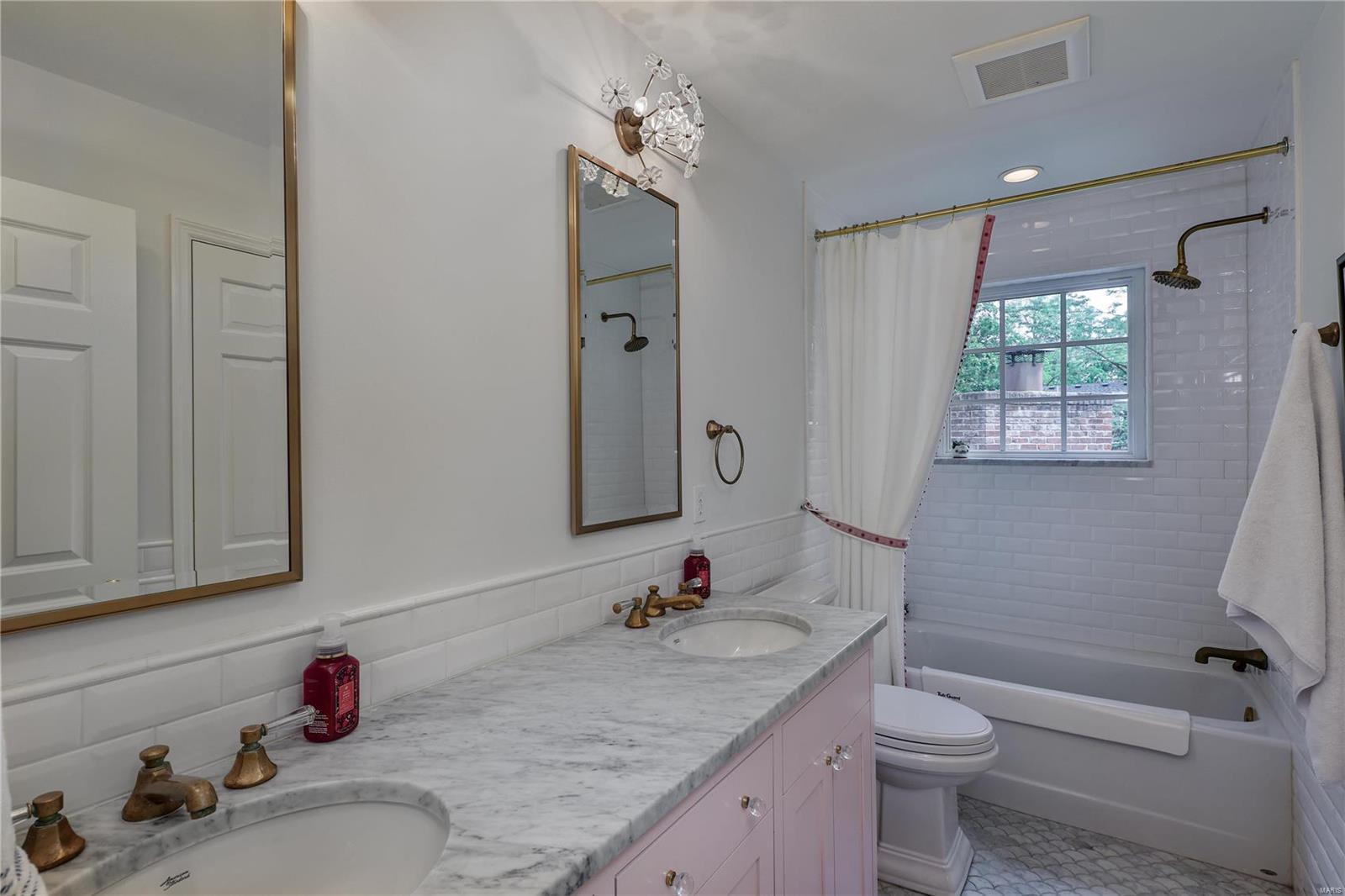 9878 Wild Deer Road St. Louis, MO 63124 - Photo 25 of 35 Gallery Image 25