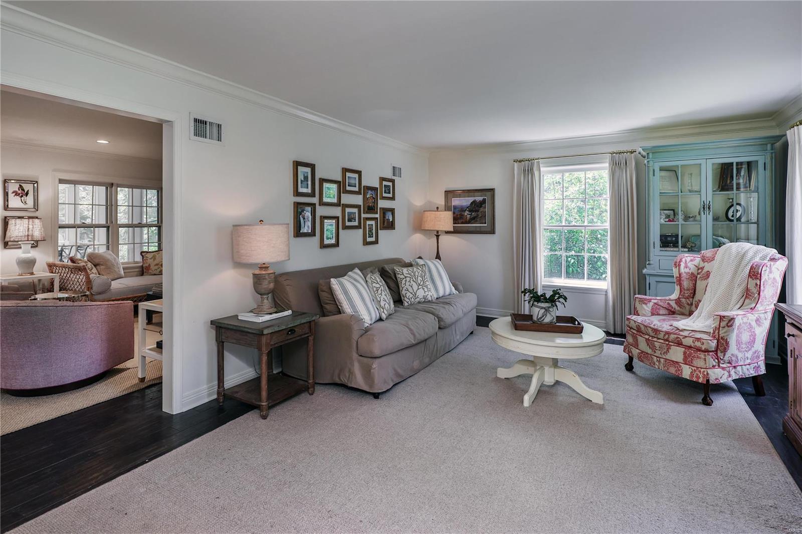 9878 Wild Deer Road St. Louis, MO 63124 - Photo 7 of 35 Gallery Image 7