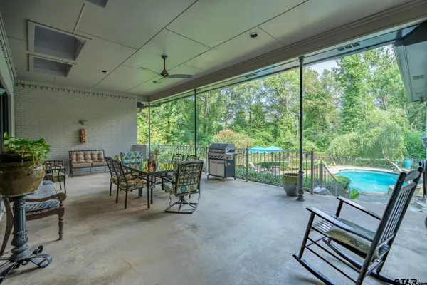 $1,432,600 | 1520 Clubview Drive, Tyler, TX 75701