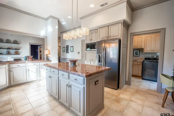 $1,432,600 | 1520 Clubview Drive, Tyler, TX 75701