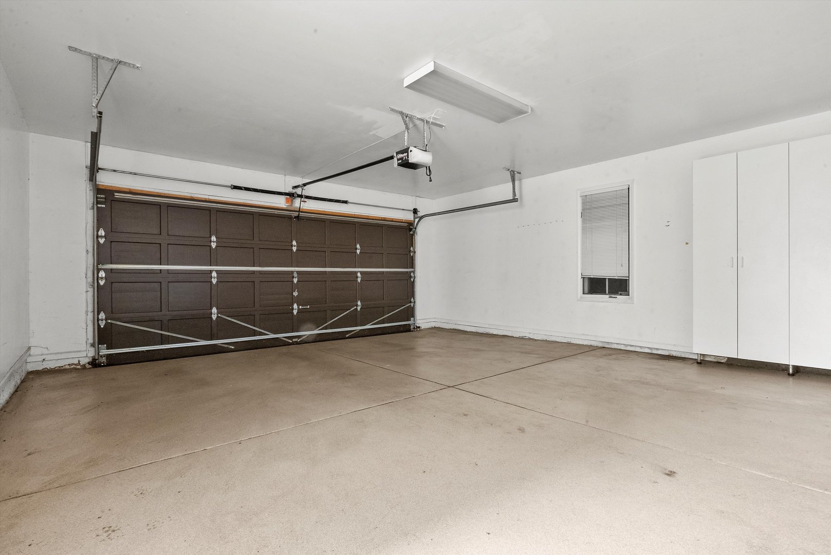 341 Rivershire Court Lincolnshire, IL 60069 - Photo 29 of 32 a view of an empty room