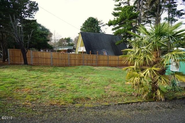2399 Northeast Holmes Road Lincoln City, OR 97367 - Photo 4 of 30 Front Yard