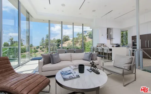 $6,500,000 | 9274 Sierra Mar Drive, Los Angeles, CA 90069