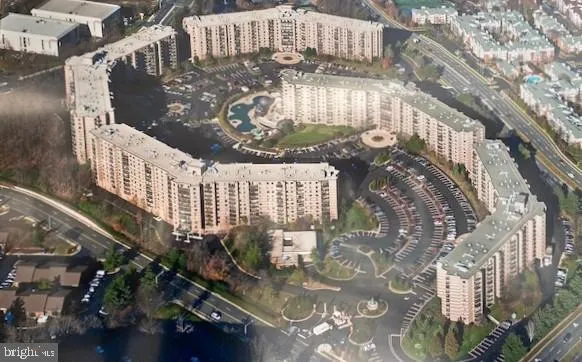 $2,450 | 8370 Greensboro Drive, Unit 324, McLean, VA 22102