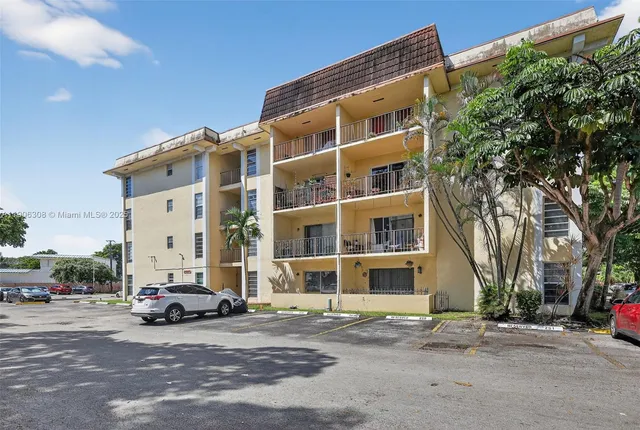 $180,000 | 11925 Northeast 2nd Avenue, Unit B105, North Miami, FL 33161
