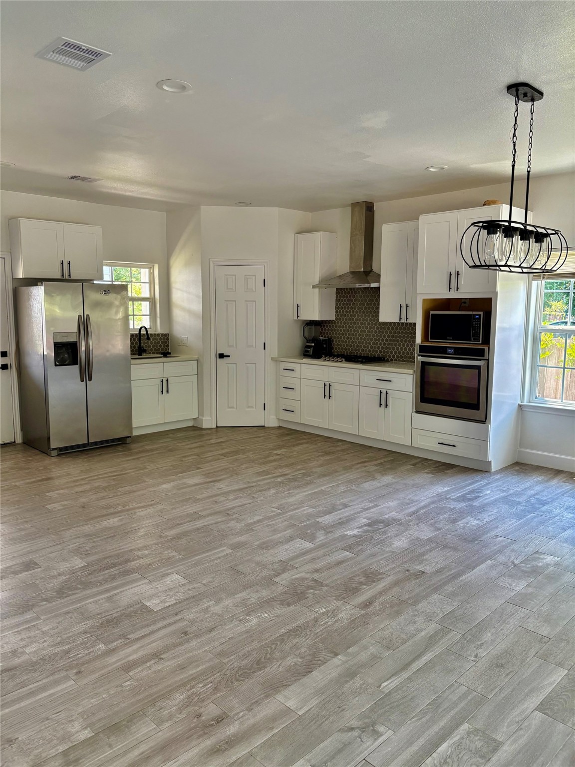 4827 1st Street Houston, TX 77504 - Photo 5 of 45