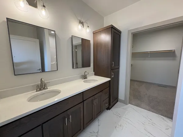 $492,900 | 3141 Lazy Oak Court, Green Bay, WI 54311