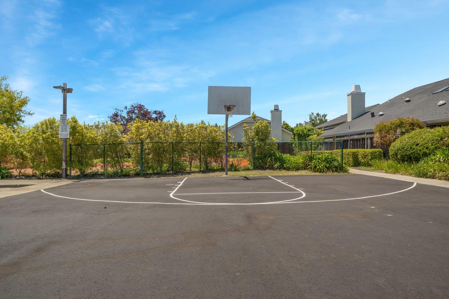 603 Cornwallis Lane Foster City, CA 94404 - Photo 35 of 36 a view of a basketball court