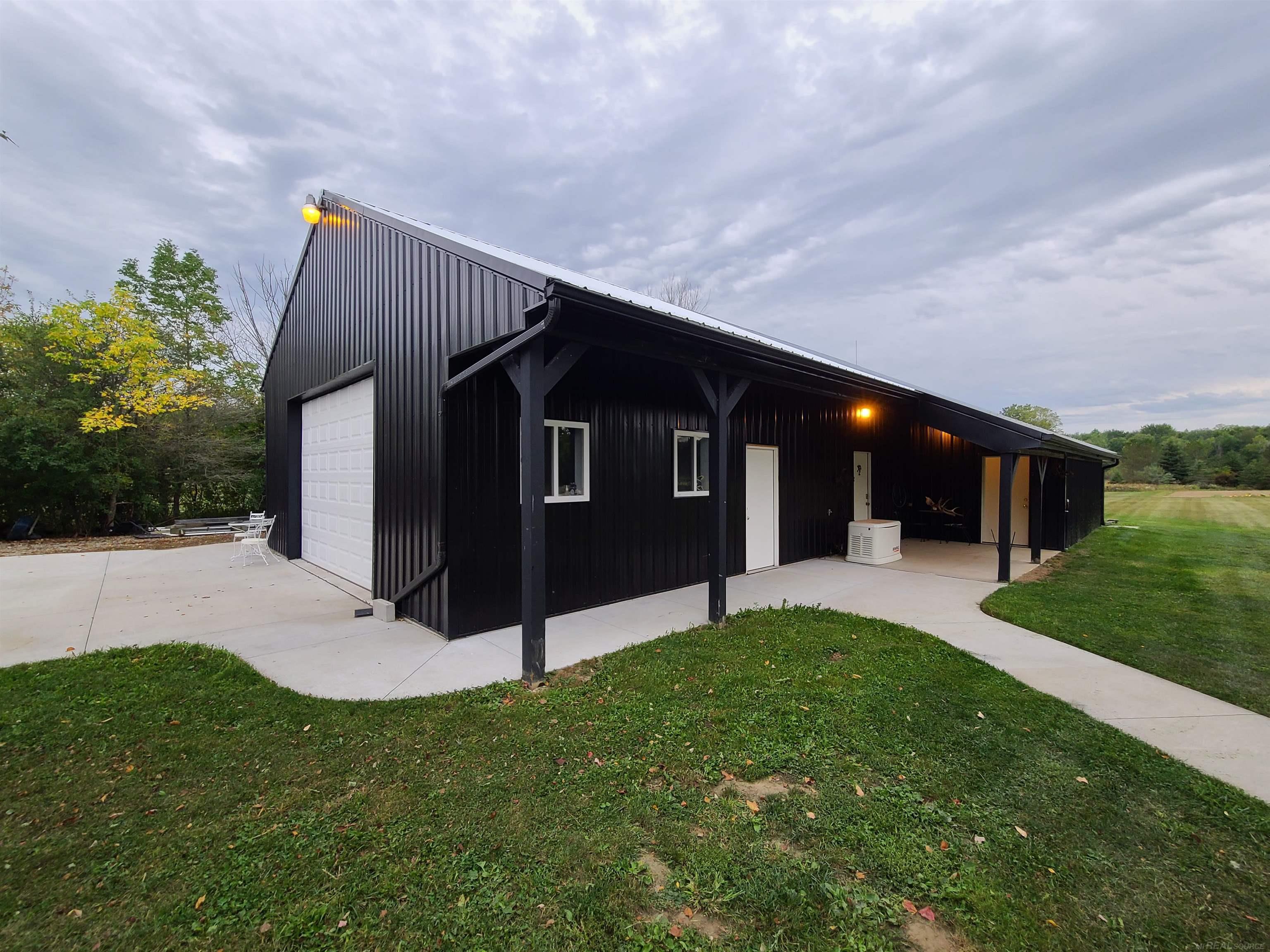 5173 Gleason Road Emmett, MI 48022 - Photo 27 of 50 50091053-26.JPG