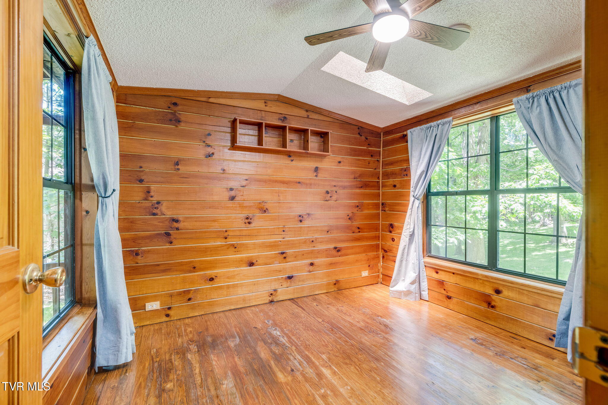 497 Rockingham Road Johnson City, TN 37615 - Photo 13 of 33 012