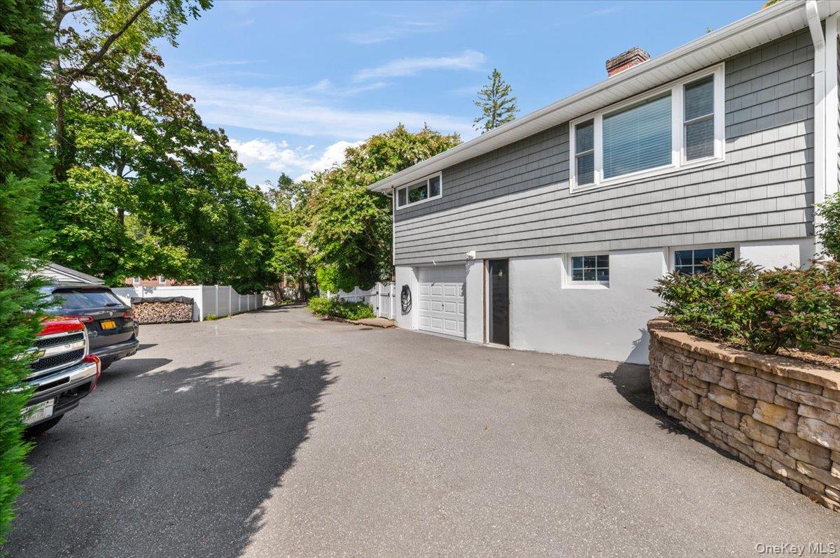 11 Portland Place Cold Spring Harbor, NY 11724 - Photo 31 of 36 Gallery Image 31