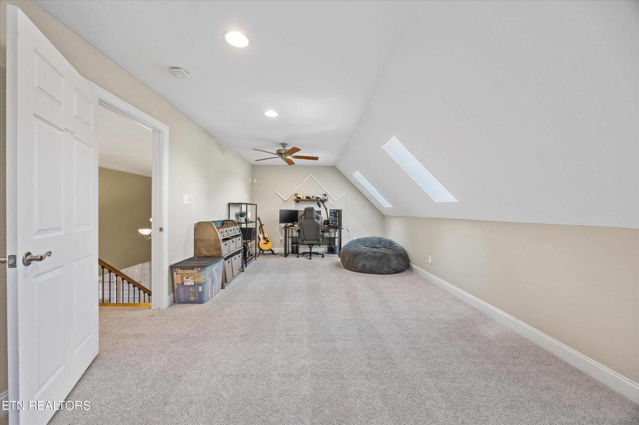 12820 High Oak Road Knoxville, TN 37934 - Photo 34 of 60 a view of a livingroom and a garage