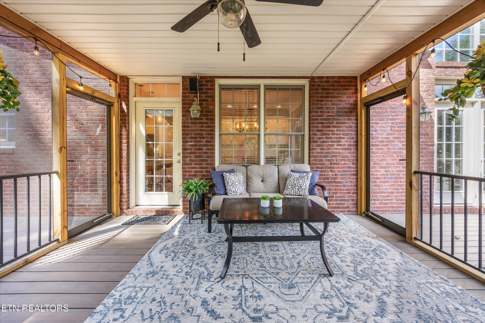 12820 High Oak Road Knoxville, TN 37934 - Photo 44 of 60 a outdoor living space with furniture