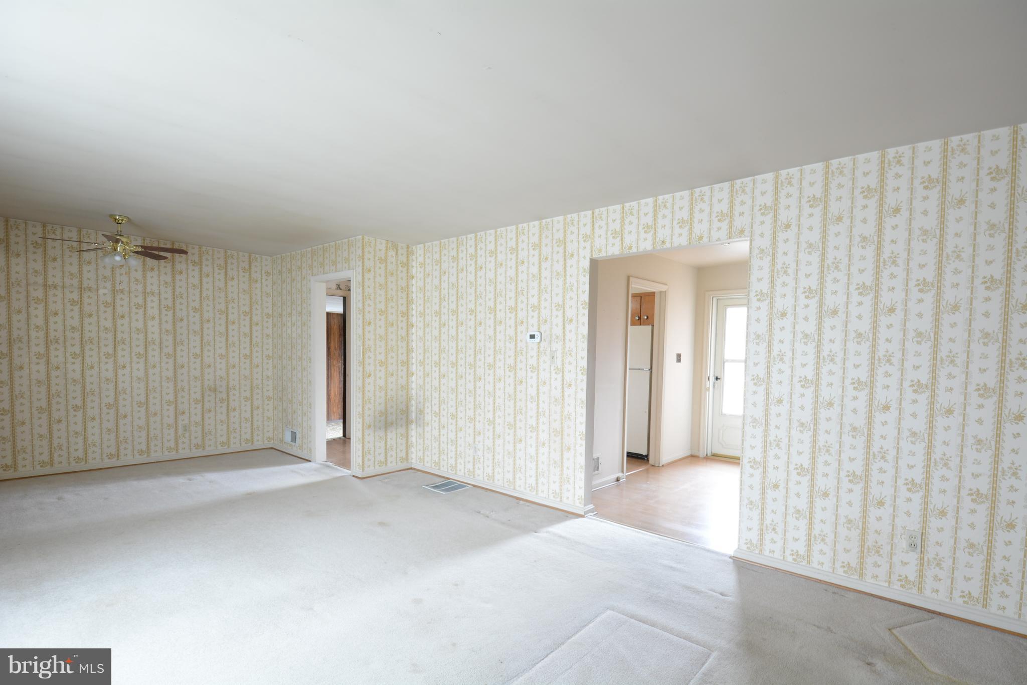 5807 Flanders Street Springfield, VA 22150 - Photo 11 of 30 Living Room