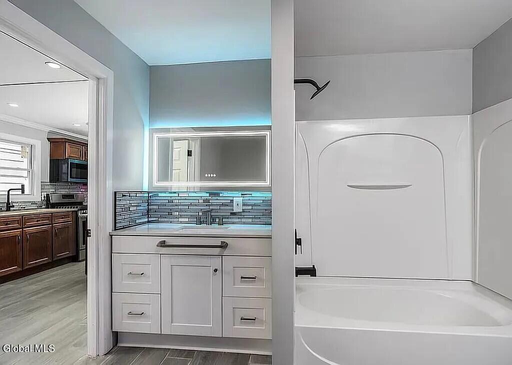 1684 Lake Boulevard Schenectady, NY 12304 - Photo 7 of 12 IMG_5162