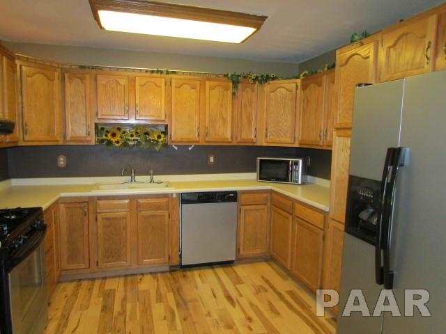 1906 Sheridan Road Pekin, IL 61554 - Photo 5 of 26