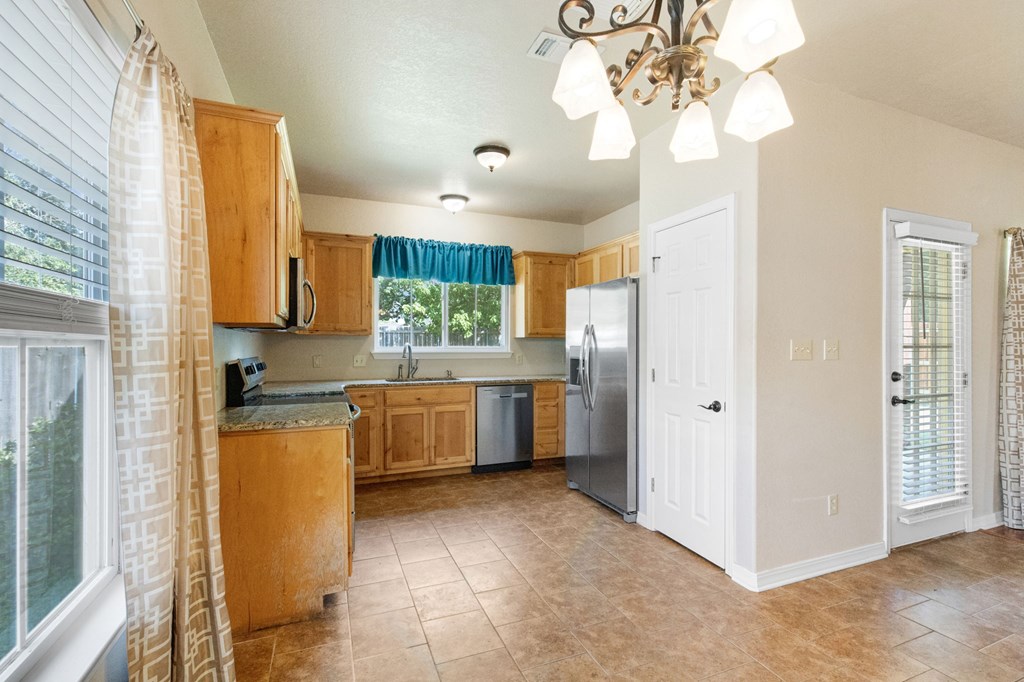 1904 Weston Loop Kerrville, TX 78028 - Photo 10 of 27