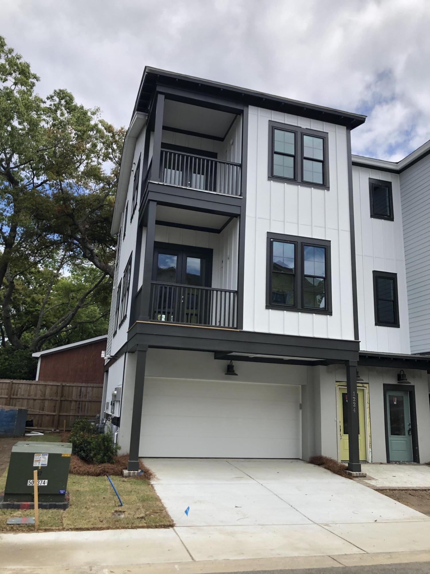 1224 Gatch Court, Unit 10 Mount Pleasant, SC 29464 - Photo 2 of 5 76E1F0D3-4B2F-416D-BB53-2863E89D1D1F