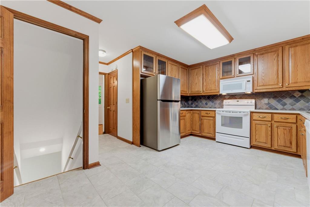 1407 Independence Way Marietta, GA 30062 - Photo 5 of 28