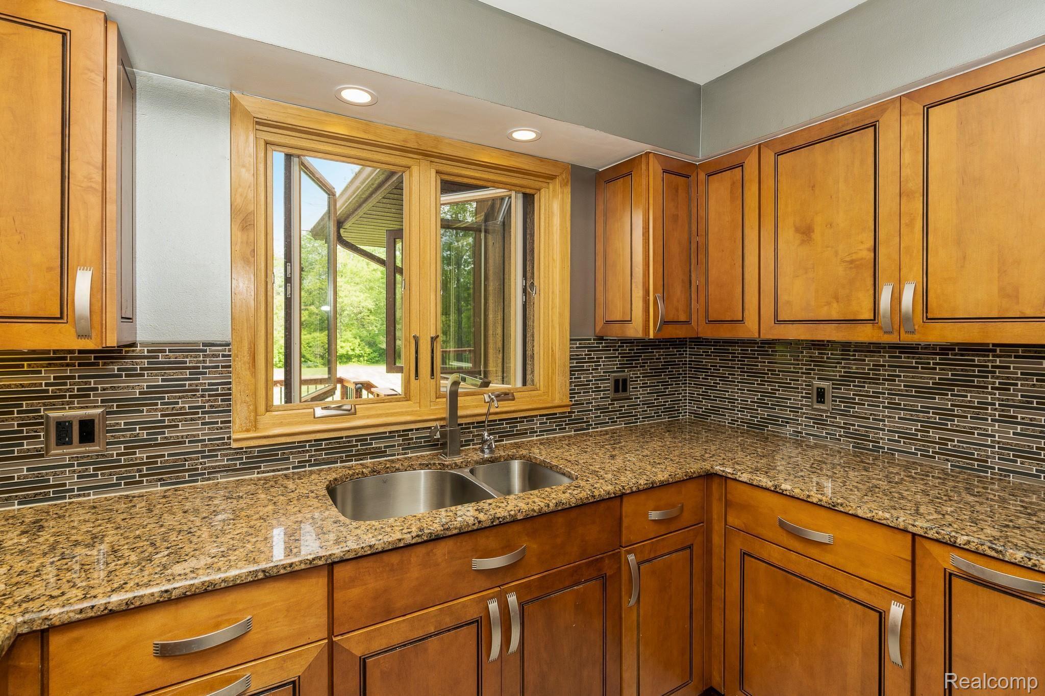 225 Brewer Road Leonard, MI 48367 - Photo 19 of 36 Brewer MLS-W030.jpg