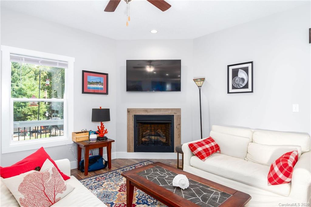 206 Linsonwood Ridge Waynesville, NC 28786 - Photo 4 of 16