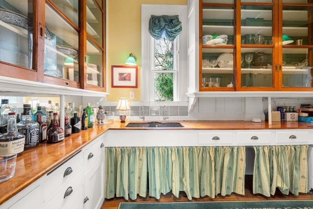 40 Chestnut Street Salem, MA 01970 - Photo 13 of 41