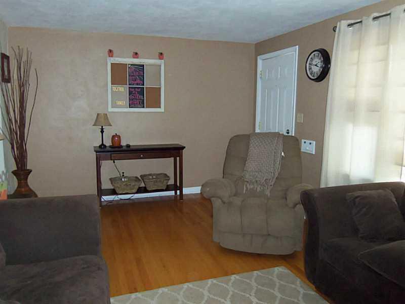 2567 Cavins Drive Springfield, OH 45503 - Photo 6 of 22