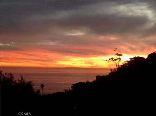 $15,000 | 499 Nyes Place, Laguna Beach, CA 92651