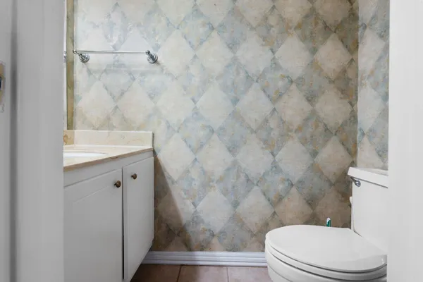 a view of entryway and hall