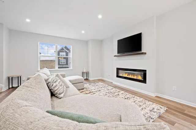 $434,999 | 13434 Territorial Circle North, Maple Grove, MN 55369