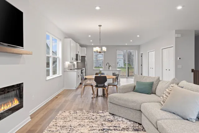 $434,999 | 13434 Territorial Circle North, Maple Grove, MN 55369