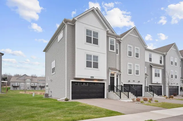 $434,999 | 13434 Territorial Circle North, Maple Grove, MN 55369
