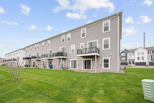 $434,999 | 13434 Territorial Circle North, Maple Grove, MN 55369