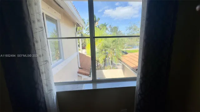 $4,195 | 1094 Redwood Street, Unit 1094, Hollywood, FL 33019