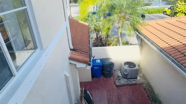 $4,195 | 1094 Redwood Street, Unit 1094, Hollywood, FL 33019