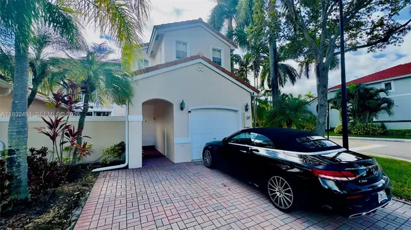 $4,195 | 1094 Redwood Street, Unit 1094, Hollywood, FL 33019