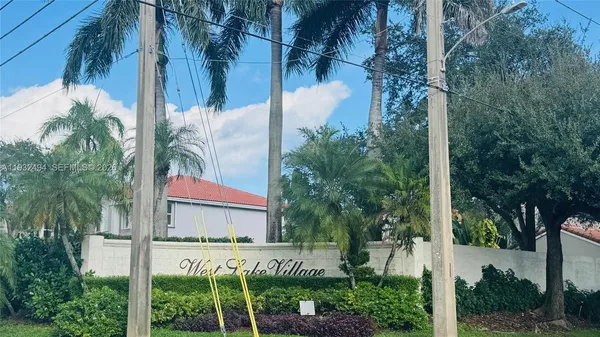 $4,195 | 1094 Redwood Street, Unit 1094, Hollywood, FL 33019