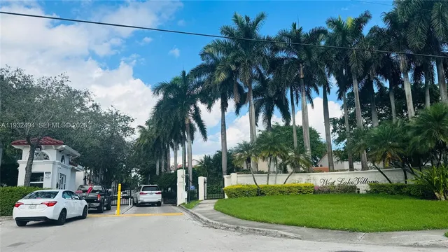 $4,195 | 1094 Redwood Street, Unit 1094, Hollywood, FL 33019