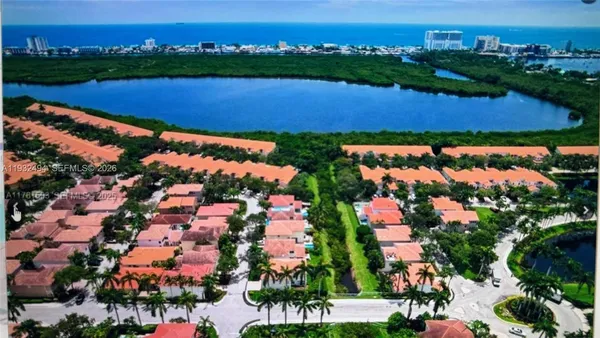 $4,195 | 1094 Redwood Street, Unit 1094, Hollywood, FL 33019