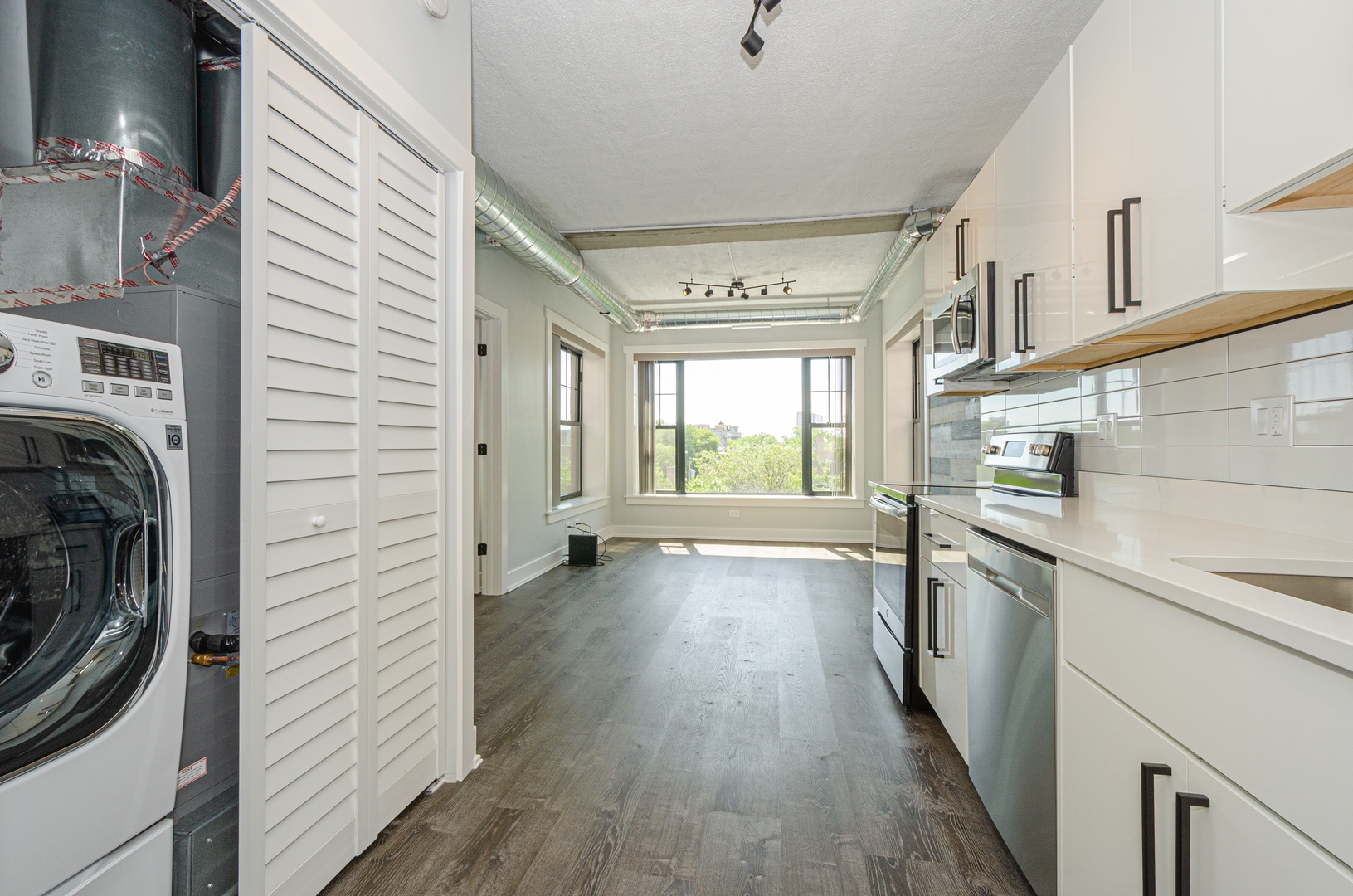 7645 North Sheridan Road, Unit 515 Chicago, IL 60626 - Photo 5 of 14