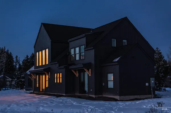 $1,250,000 | 1047 Kaitlyn Loop, McCall, ID 83638