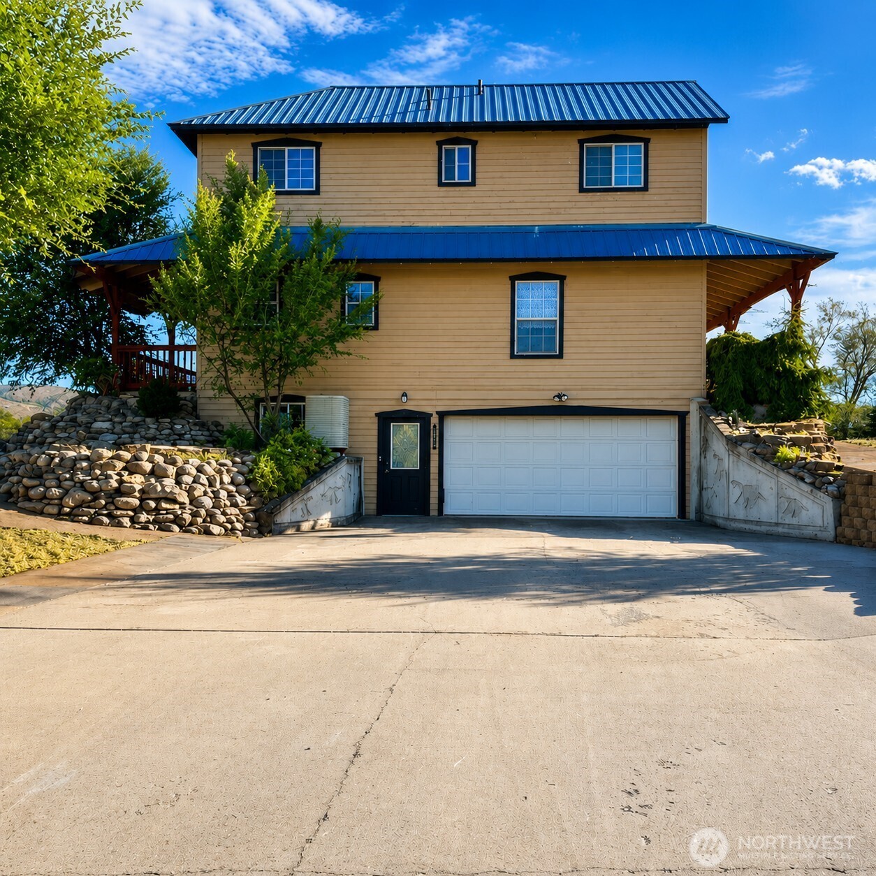 6 Orchard Loop South Tonasket, WA 98855 - Photo 1 of 23