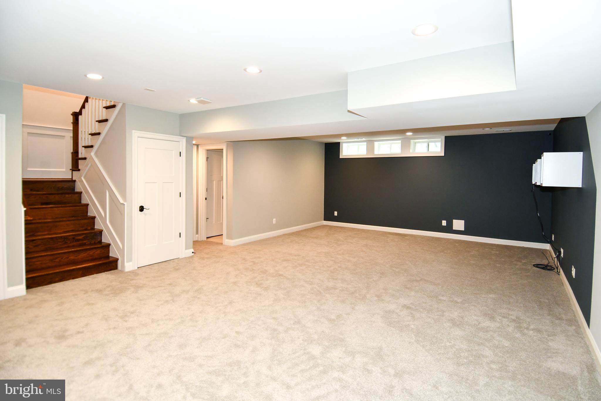 497 North Abingdon Street Arlington, VA 22203 - Photo 40 of 64 a view of an empty room