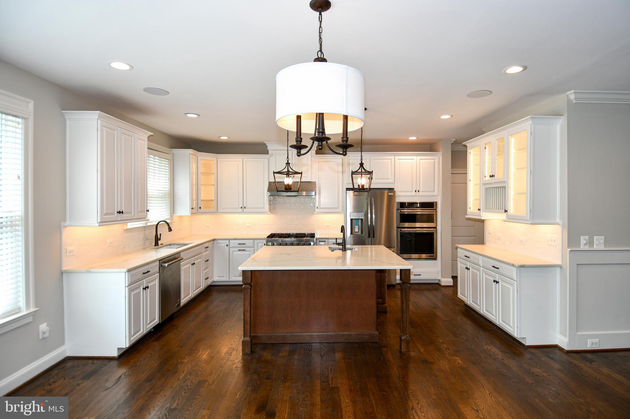 497 North Abingdon Street Arlington, VA 22203 - Photo 5 of 64