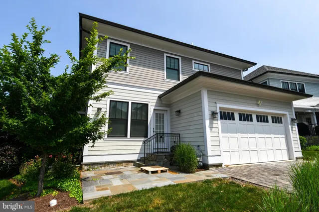 $8,500 | 497 North Abingdon Street, Arlington, VA 22203