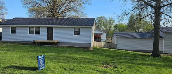 $259,900 | 104 West Cedar Street, Waverly, MO 64096