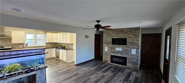 $269,900 | 104 West Cedar Street, Waverly, MO 64096