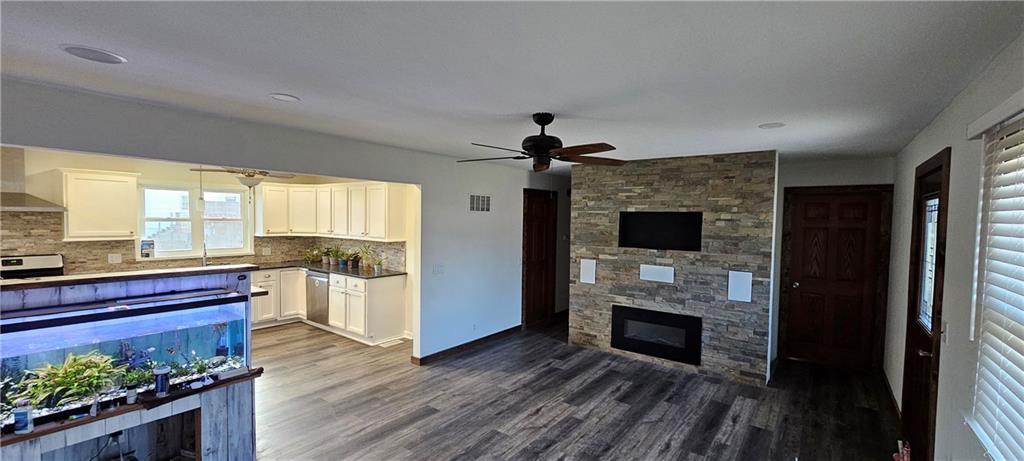 104 West Cedar Street Waverly, MO 64096 - Photo 2 of 28